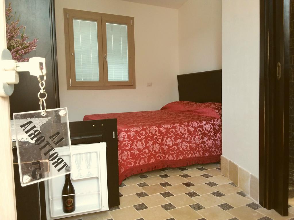 La Trottoria Agriturismo Otranto Bagian luar foto
