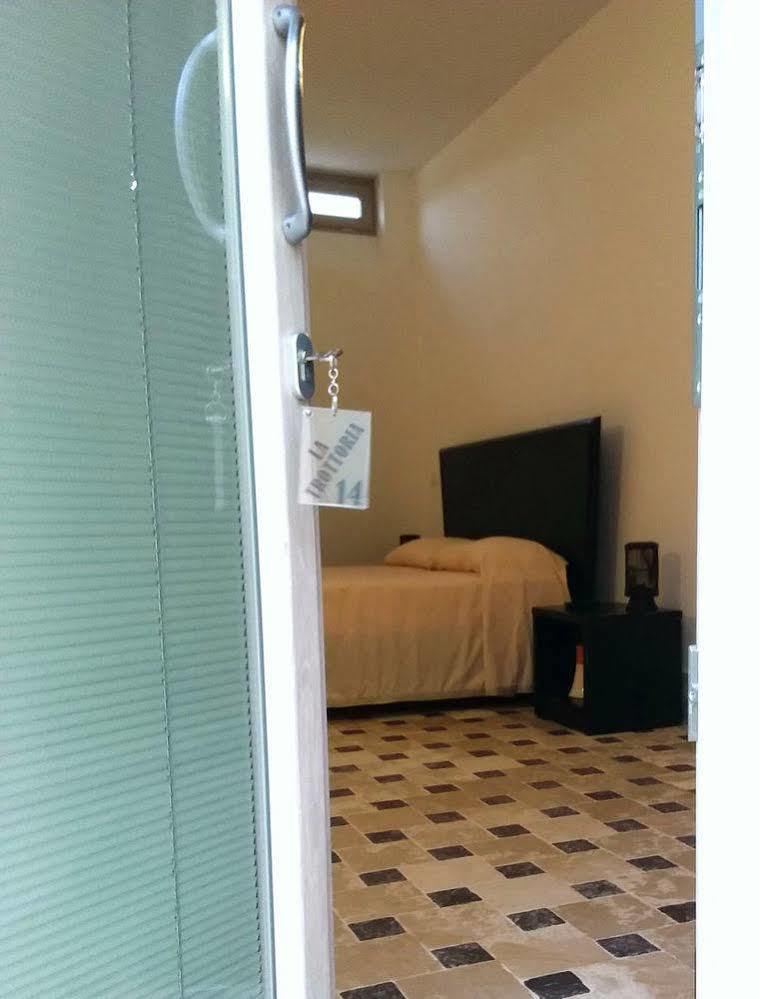 La Trottoria Agriturismo Otranto Bagian luar foto